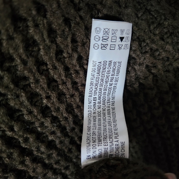 FOREVER 21, Dark green kaki cable knit sweater Size M - Picture 6 of 6